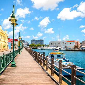 Promenade du Careenage et bâtiments coloniaux de Bridgetown, Barbade